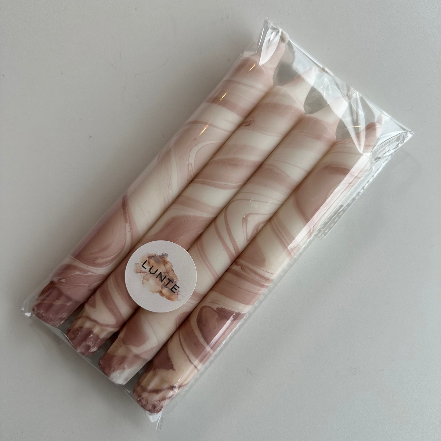4 pk stearinlys, beige/marmorert
