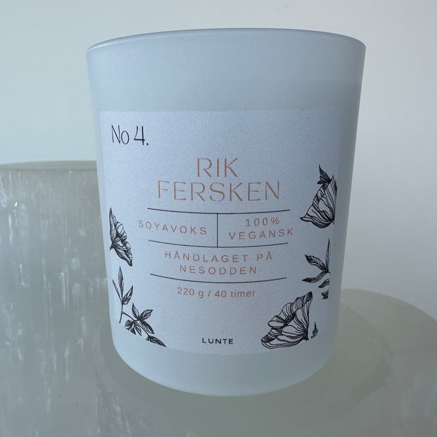 No 4. Rik Fersken - Duftlys i glass (220 g, 40t)