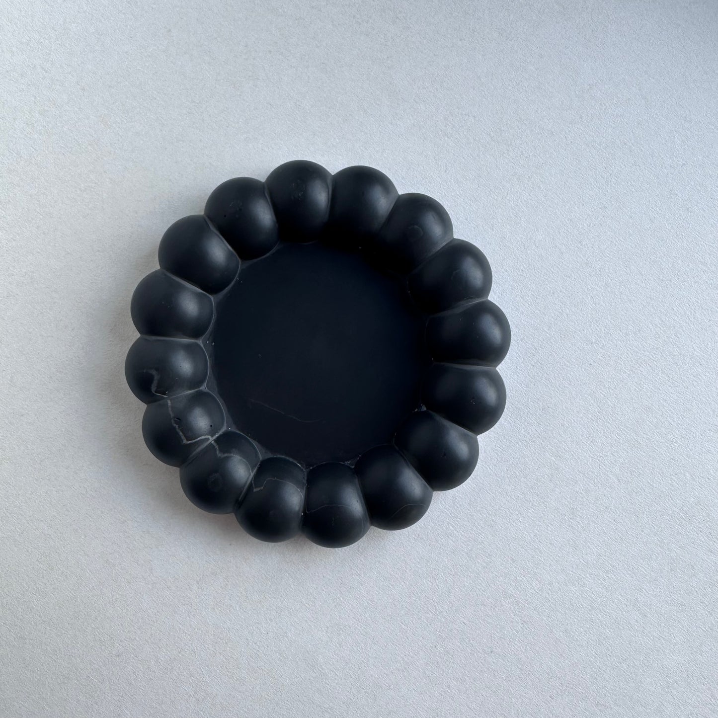 Lite fat, store bobler, Sort